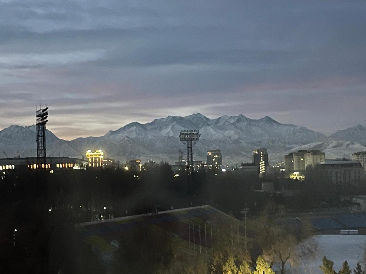 Logvinenko Apartment Bisjkek Buitenkant foto